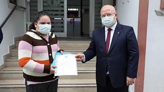 Menteşe Belediyesi Öğrencilere Tablet Dağıtmaya Devam Ediyor