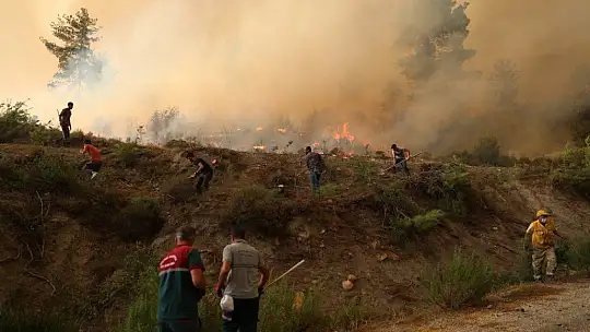 Menteşe Belediyesi, yangınlarda sahadaki ekiplerin ihtiyaçlarını karşılıyor