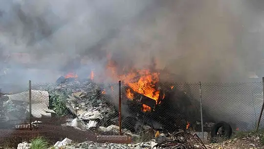 Menteşe sanayi hurdalığında yangın
