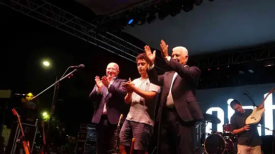 MENTEŞELİ VATANDAŞLAR PİNHANİ KONSERİ İLE EĞLENDİLER