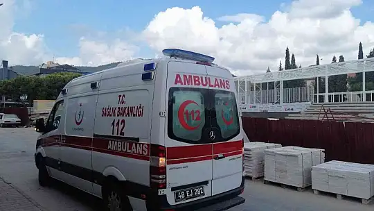 Merdivenden düşen işçi yaralandı