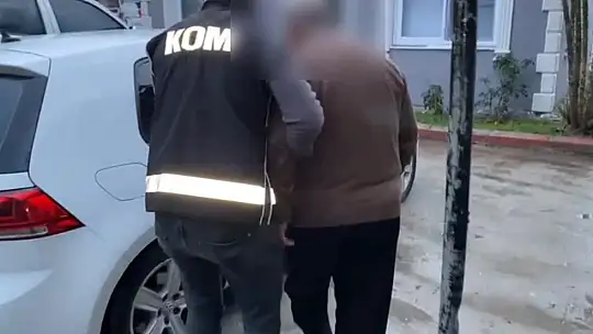 Mersin'de 10 milyon lira değerinde 'balina kusmuğu' ele geçirildi