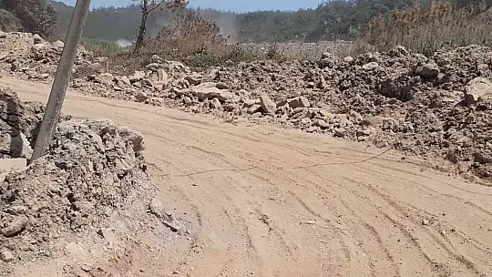 Milas Dörttepe Mahallesi sakinleri bozuk yollardan dertli