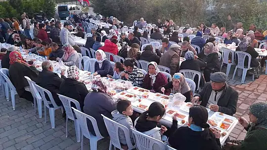 Milas Kemikler Mahallesi iftar yemeğinde bir araya geldi