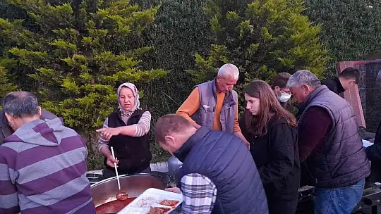 Milas Kemikler Mahallesi iftar yemeğinde bir araya geldi