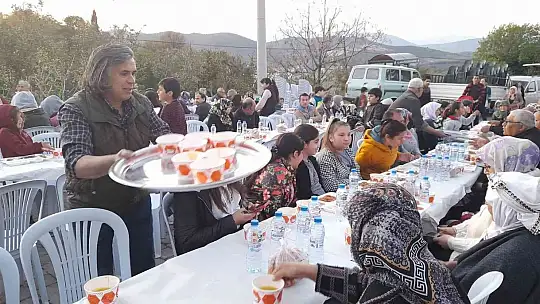 Milas Kemikler Mahallesi iftar yemeğinde bir araya geldi
