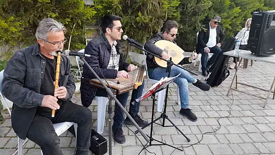 Milas Kemikler Mahallesi iftar yemeğinde bir araya geldi