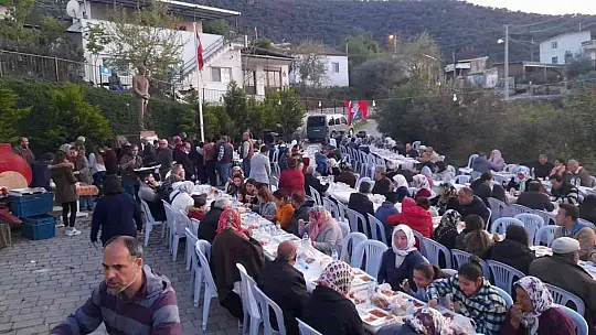 Milas Kemikler Mahallesi iftar yemeğinde bir araya geldi