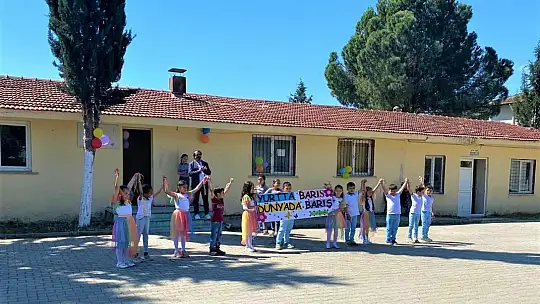 Milas Ovakışlacık Okulu kütüphanesi törenle açıldı