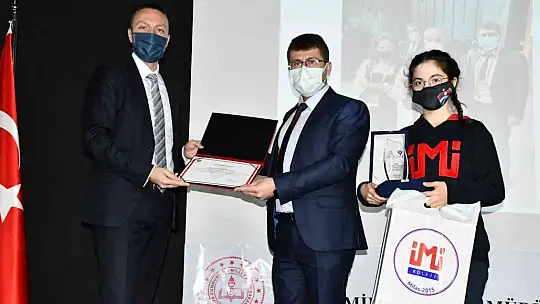 Milas'ta başarılı öğrenciler ödüllendirildi