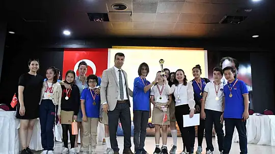 Milas'ta Matematik Ligi'nde şampiyon Merkez Ortaokulu oldu