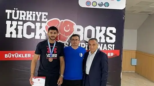 Milaslı gençlerden kick boksta önemli derece