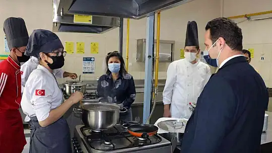 Milli Eğitim Müdürü Çay, Turizm AR-GE okulunu ziyaret etti