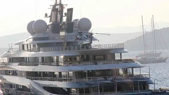 Milyon dolarlık yatlar ardı ardına yanaştı