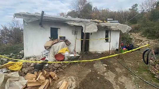 Minik Ecrin'den geriye kırık dökük bisikleti ve hatıra için çekilmiş tek fotoğrafı kaldı