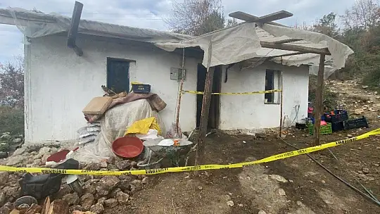 Minik Ecrin'den geriye kırık dökük bisikleti ve hatıra için çekilmiş tek fotoğrafı kaldı