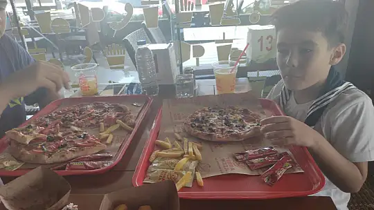 'Başkanım Bize Pizza Alır Mısınız?'