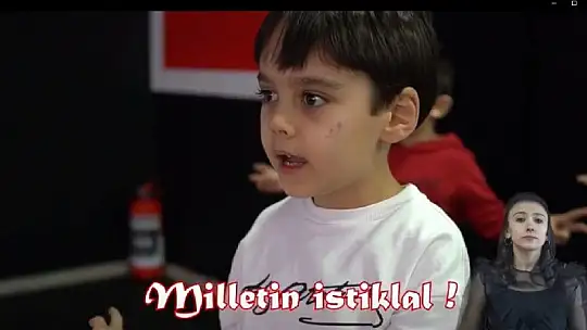 Minik öğrenciler İstiklal Marşı'nı işaret dili ile okudu