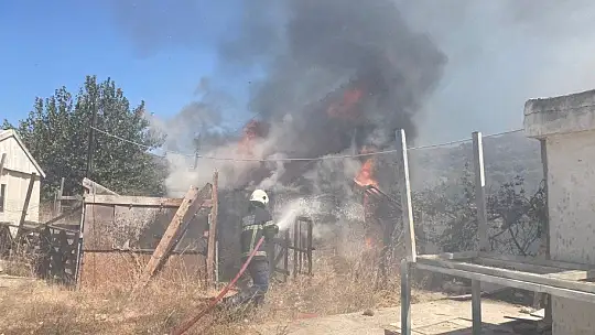 Mobilya atölyesinde korkutan yangın