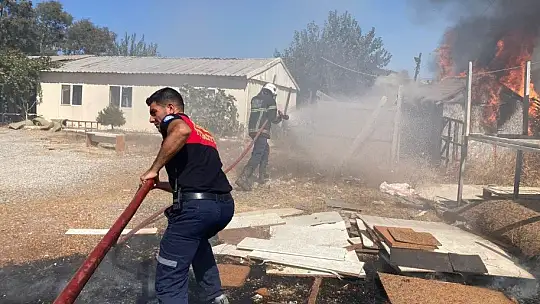 Mobilya atölyesinde korkutan yangın