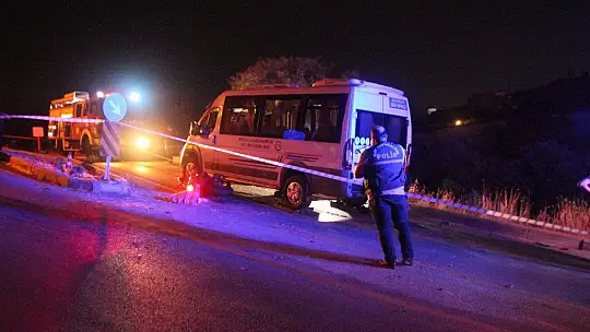 Motosiklet ile yolcu minibüsü çarpıştı: 1 ölü, 1 yaralı