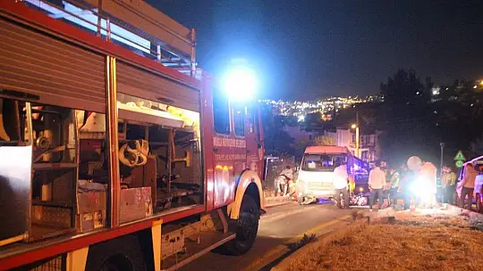 Motosiklet ile yolcu minibüsü çarpıştı: 1 ölü, 1 yaralı