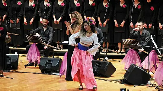 MSKÜ'de türkü resitali