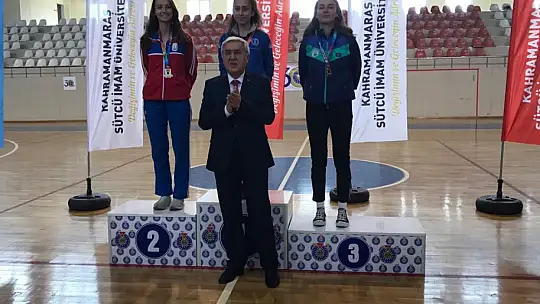 MSKÜ Oryantiring takımı kürsüde