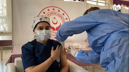 Muğla Aile, Çalışma ve Sosyal Hizmetler İl Müdürlüğü'nde Covid-19 aşılaması tamamlandı