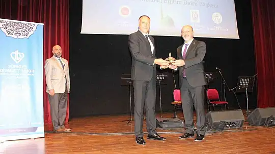 MUĞLA'DA CAMİ VE İRŞAT KONULU KONFERANS DÜZENLENDİ