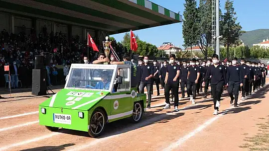 Muğla'da Cumhuriyet Bayramı Atatürk Stadyumu'nda kutlandı