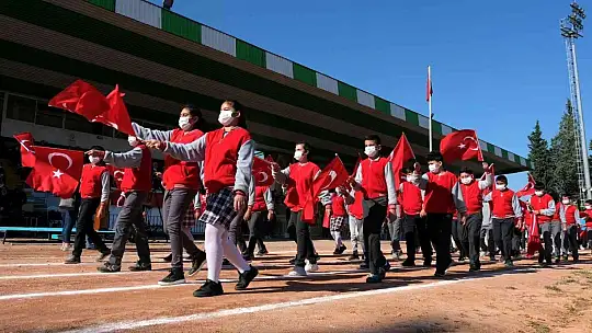 Muğla'da Cumhuriyet Bayramı Atatürk Stadyumu'nda kutlandı