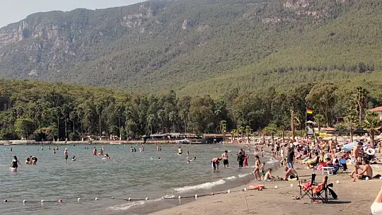 Muğla'da deniz sezonu bitmedi