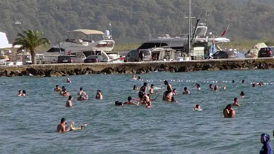 MUĞLA'DA EKİM'DE DENİZ KEYFİ