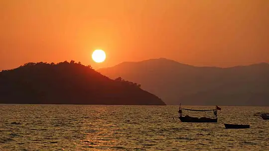 Muğla'da göz kamaştıran gün batımı