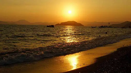 Muğla'da göz kamaştıran gün batımı