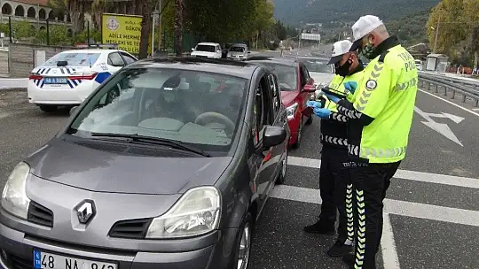 Muğla'da Jandarma ve polisten sıkı denetimi