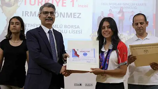 Muğla'da okul sporlarında başarılı öğrenciler ödüllendirildi