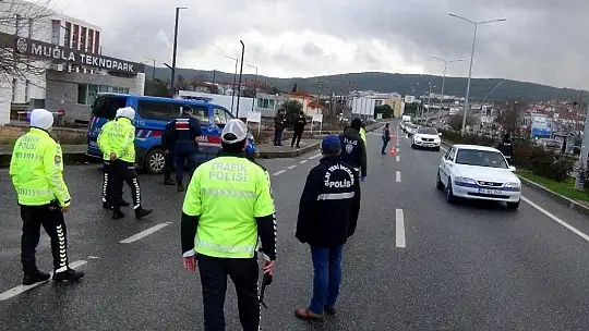 Muğla'da polis ve jandarma yılbaşı öncesi teyakkuzda