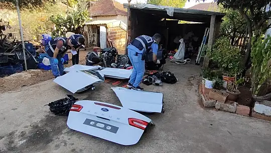 Muğla'dan çalınan 300 bin TL'lik otomobil, Antalya'da parçalanmış halde bulundu