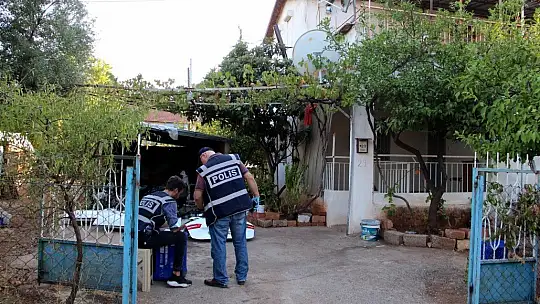 Muğla'dan çalınan 300 bin TL'lik otomobil, Antalya'da parçalanmış halde bulundu