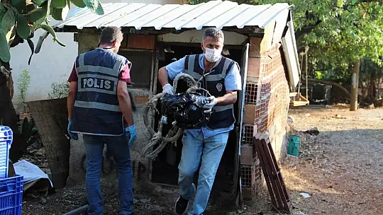 Muğla'dan çalınan 300 bin TL'lik otomobil, Antalya'da parçalanmış halde bulundu