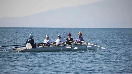 Muğla koylarını kürekle gezecekler