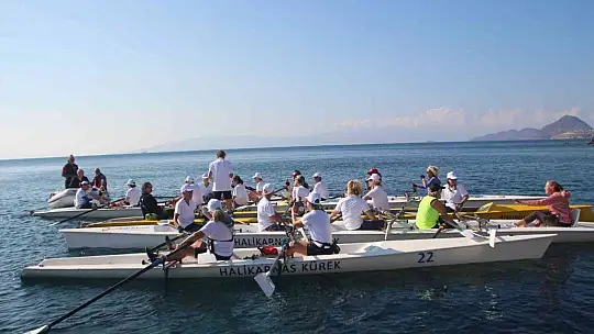 Muğla koylarını kürekle gezecekler