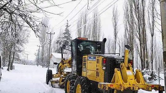 Muğla'nın yüksek kesimlerinde kar mücadelesi