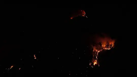 Muğla Seydikemer'de halk yangınlara karşı seferber oldu