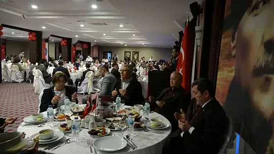 Muğla Valisi Tavlı, Marmaris'teki iftar programında polisler, şehit aileleri ve gaziler ile buluştu