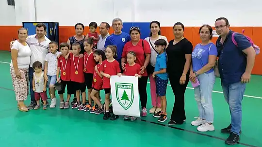 Muğlaspor'lu minikler madalyaları topladı