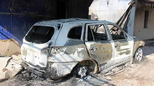 Odada her şey yandı, 'Besmele' yazısı yanmadı