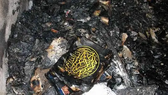 Odada her şey yandı, 'Besmele' yazısı yanmadı